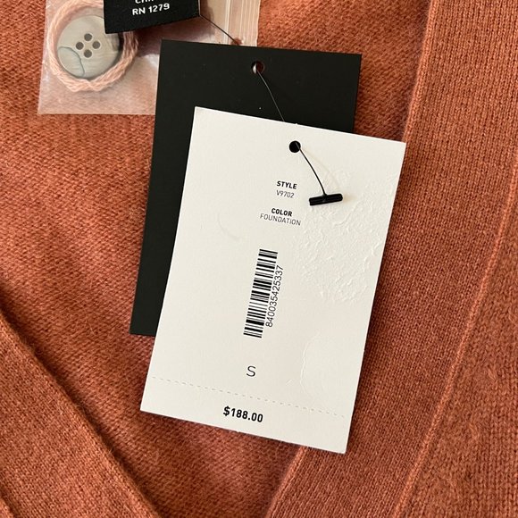 NEW WITH TAGS Cashmere Cardigan C by Bloomingdales Size S - Picture 6 of 10